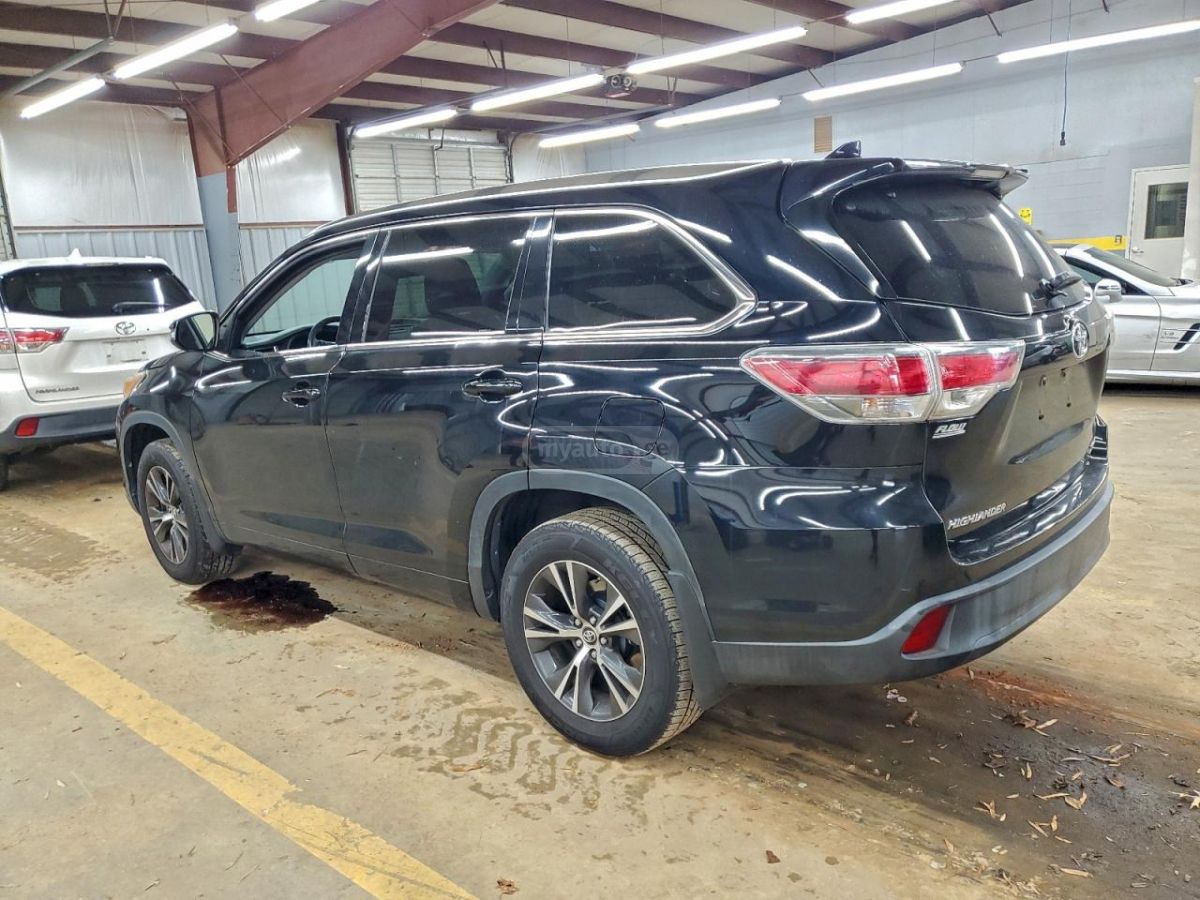 Toyota Highlander 2016 — photo 2