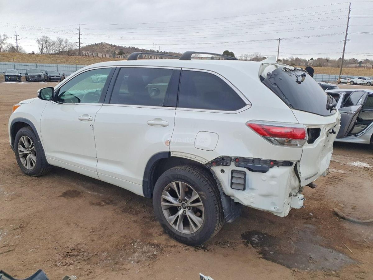 Toyota Highlander 2016 — photo 2