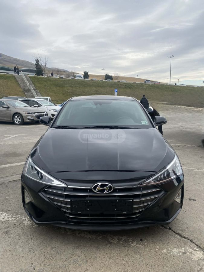Hyundai Elantra 2020 — photo 2