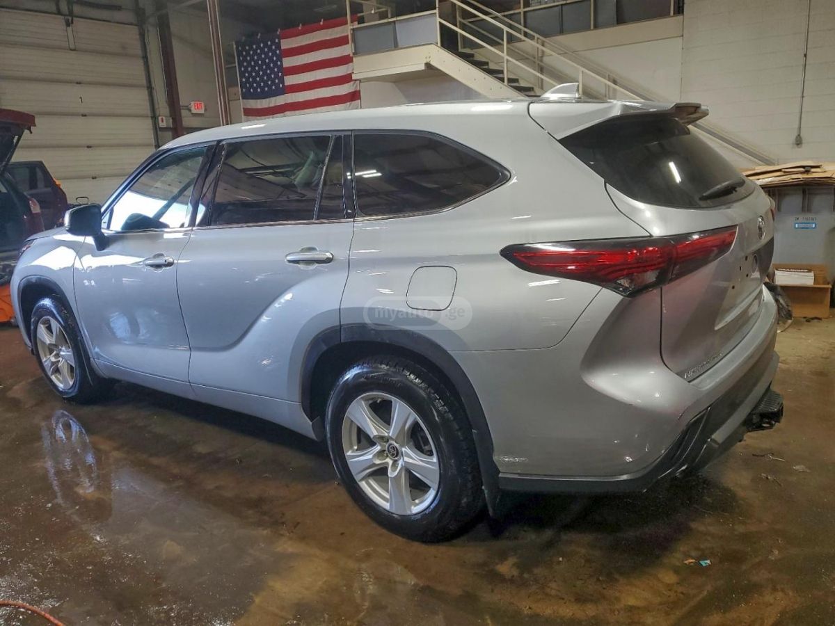 Toyota Highlander 2021 — photo 2