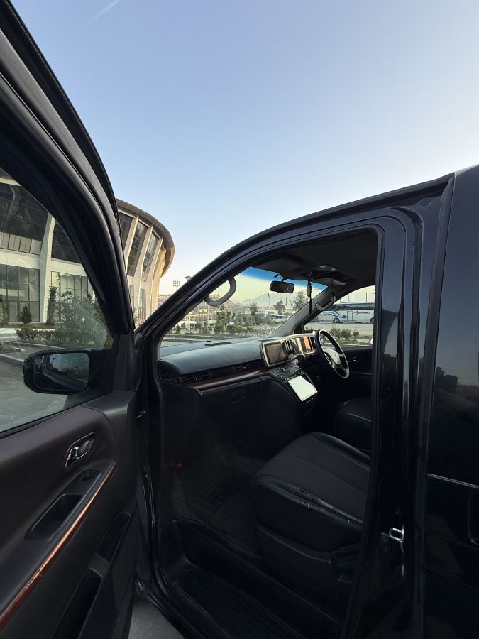 Nissan Elgrand 2005 — photo 2