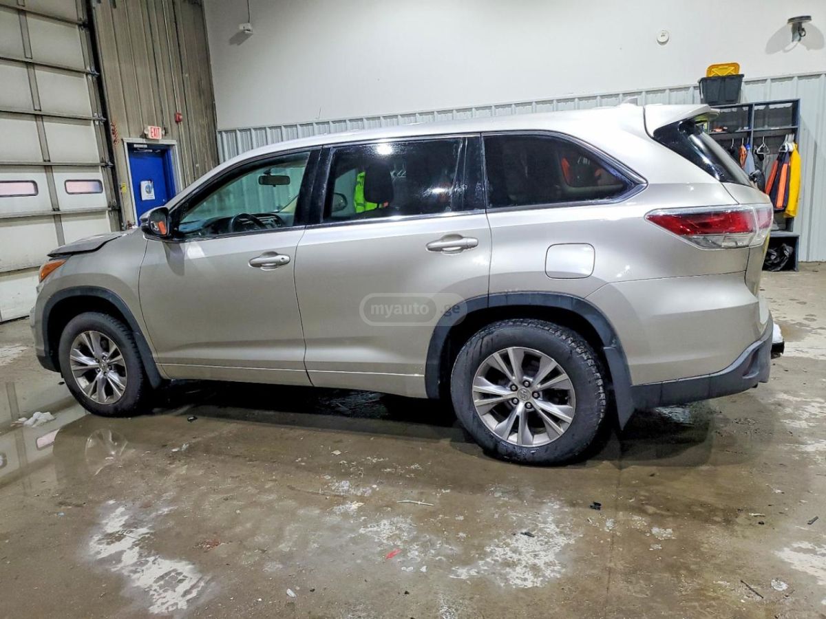 Toyota Highlander 2015 — photo 2