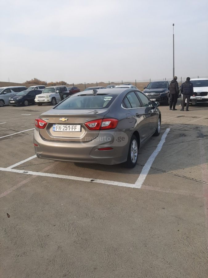 Chevrolet Cruze 2018 — photo 2