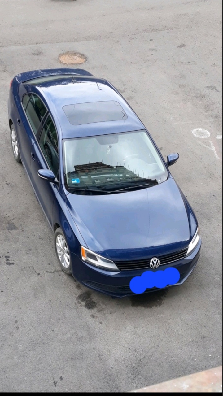 Volkswagen Jetta 2012 — photo 2