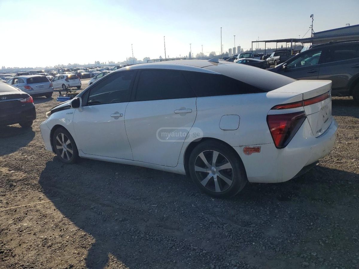 Toyota Mirai 2016 — photo 2