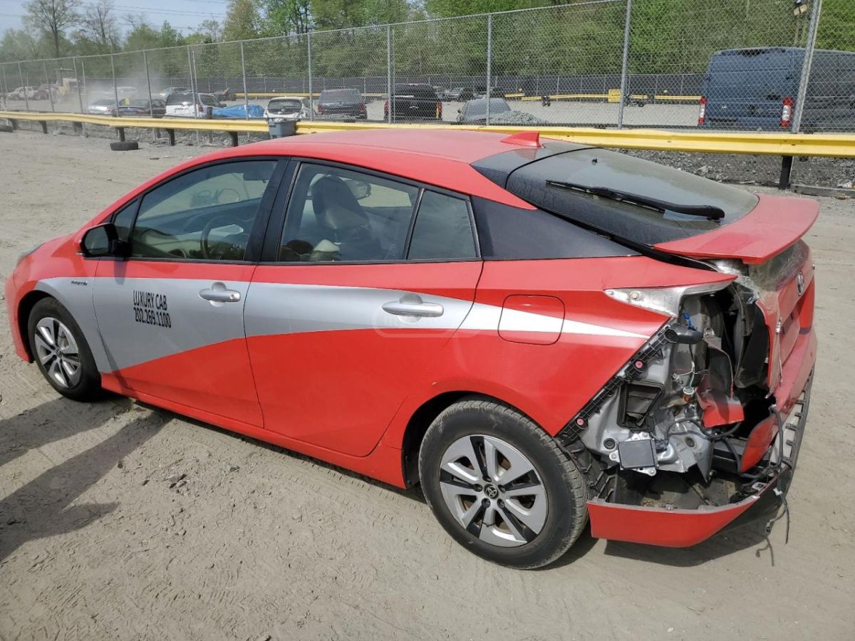 Toyota Prius 2018 — photo 2