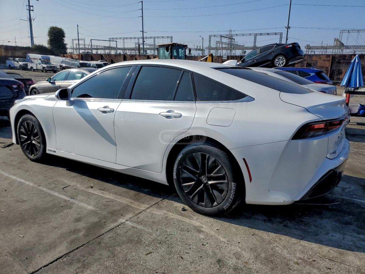 Toyota Mirai 2022 — photo 2