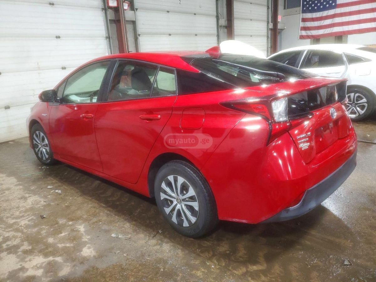 Toyota Prius 2019 — photo 2