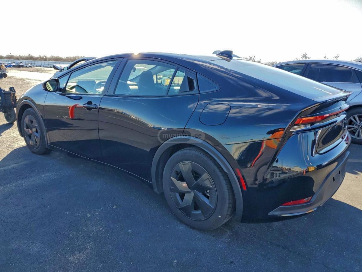 Toyota Prius 2025 — photo 2