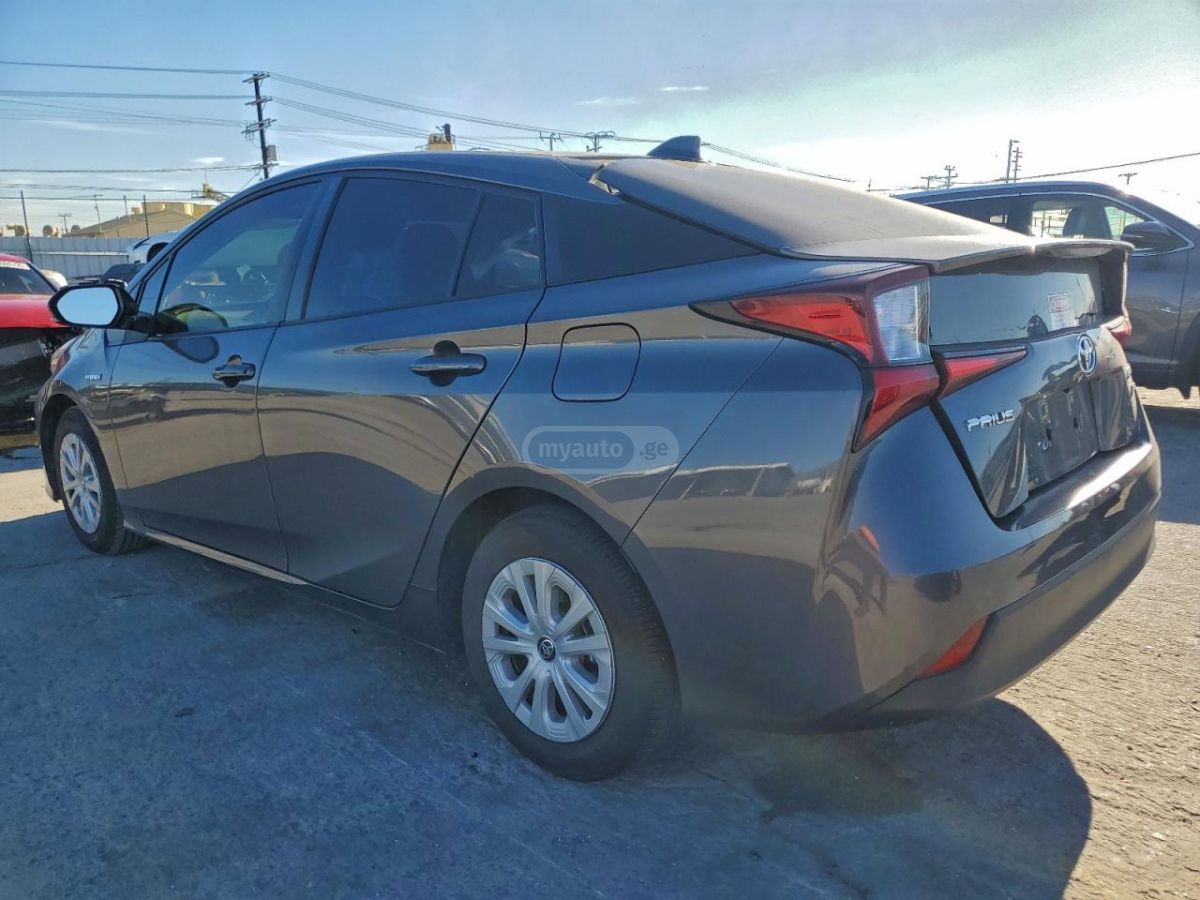 Toyota Prius 2022 — photo 2