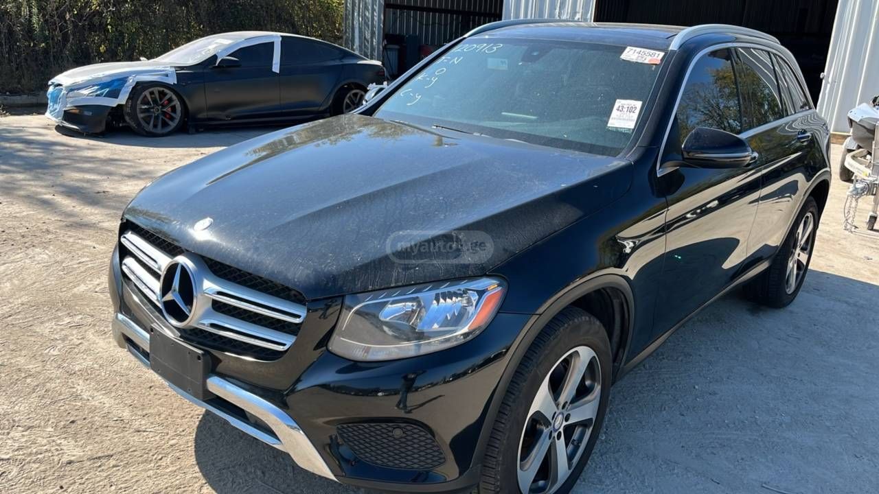 Mercedes-Benz GLC 300 2016 — photo 2