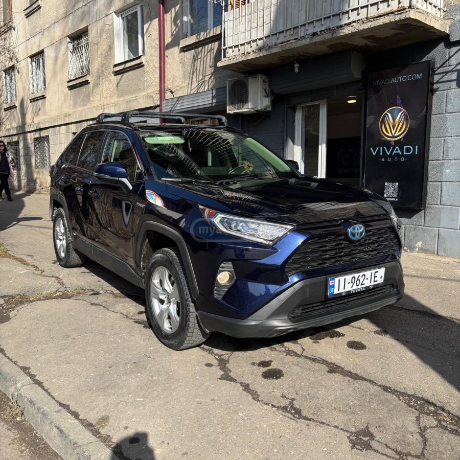 Toyota RAV4 2020 — photo 2