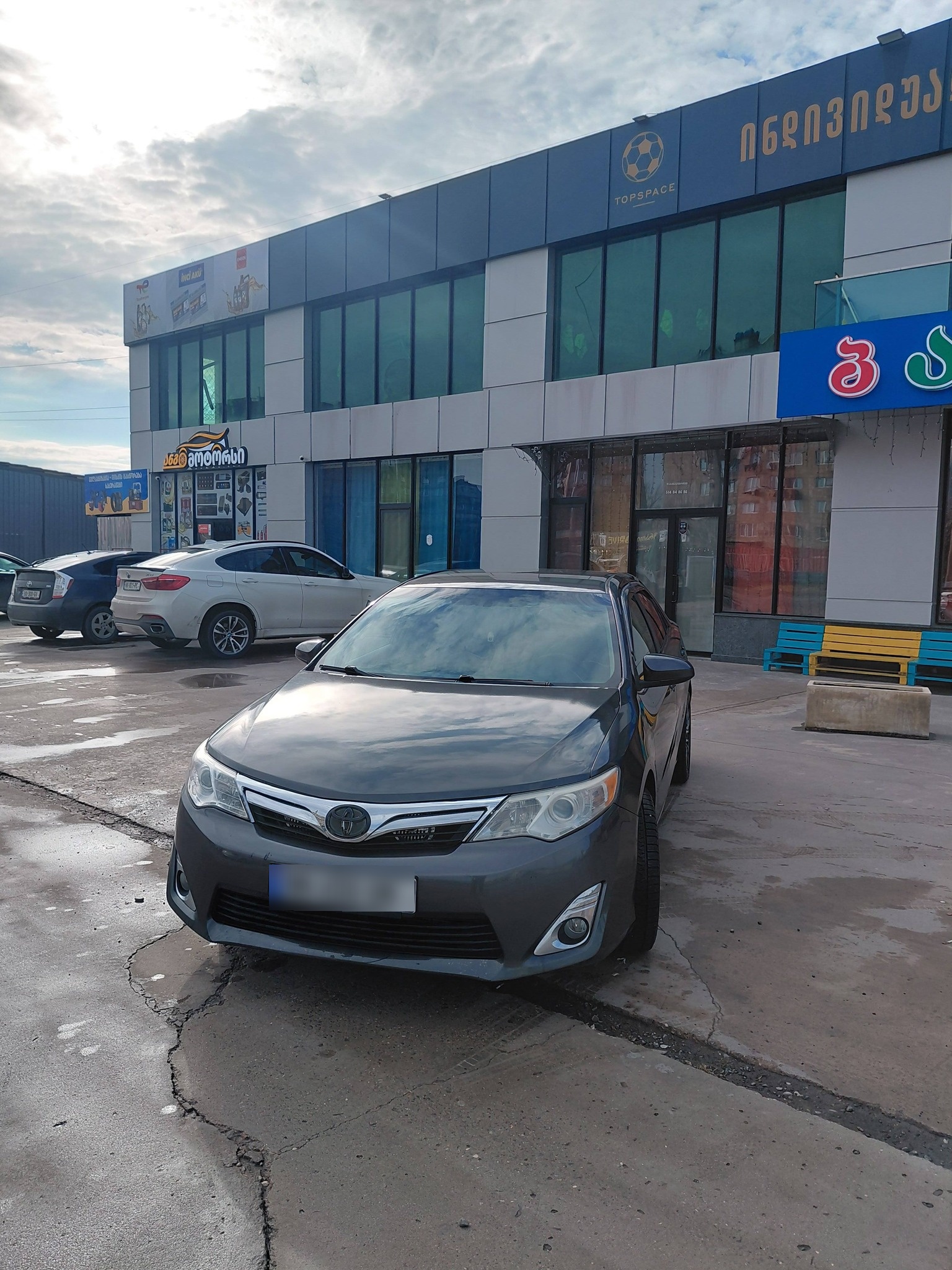 Toyota Camry 2013 — photo 2