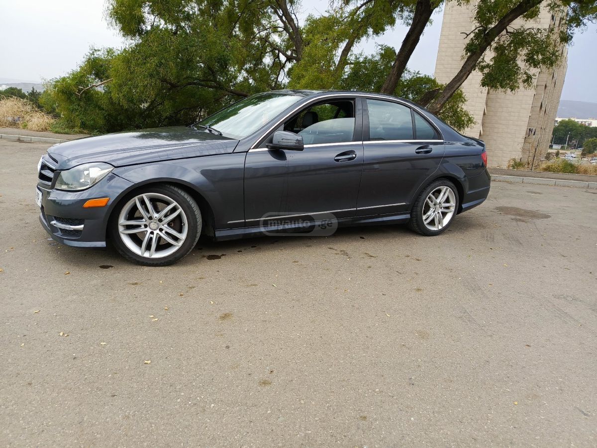 Mercedes-Benz C 300 2013 — photo 2