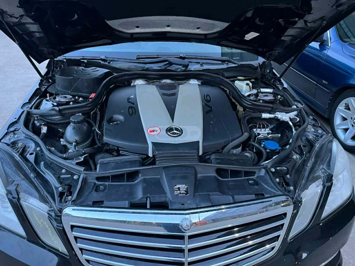 Mercedes-Benz E 212 2011 — photo 2