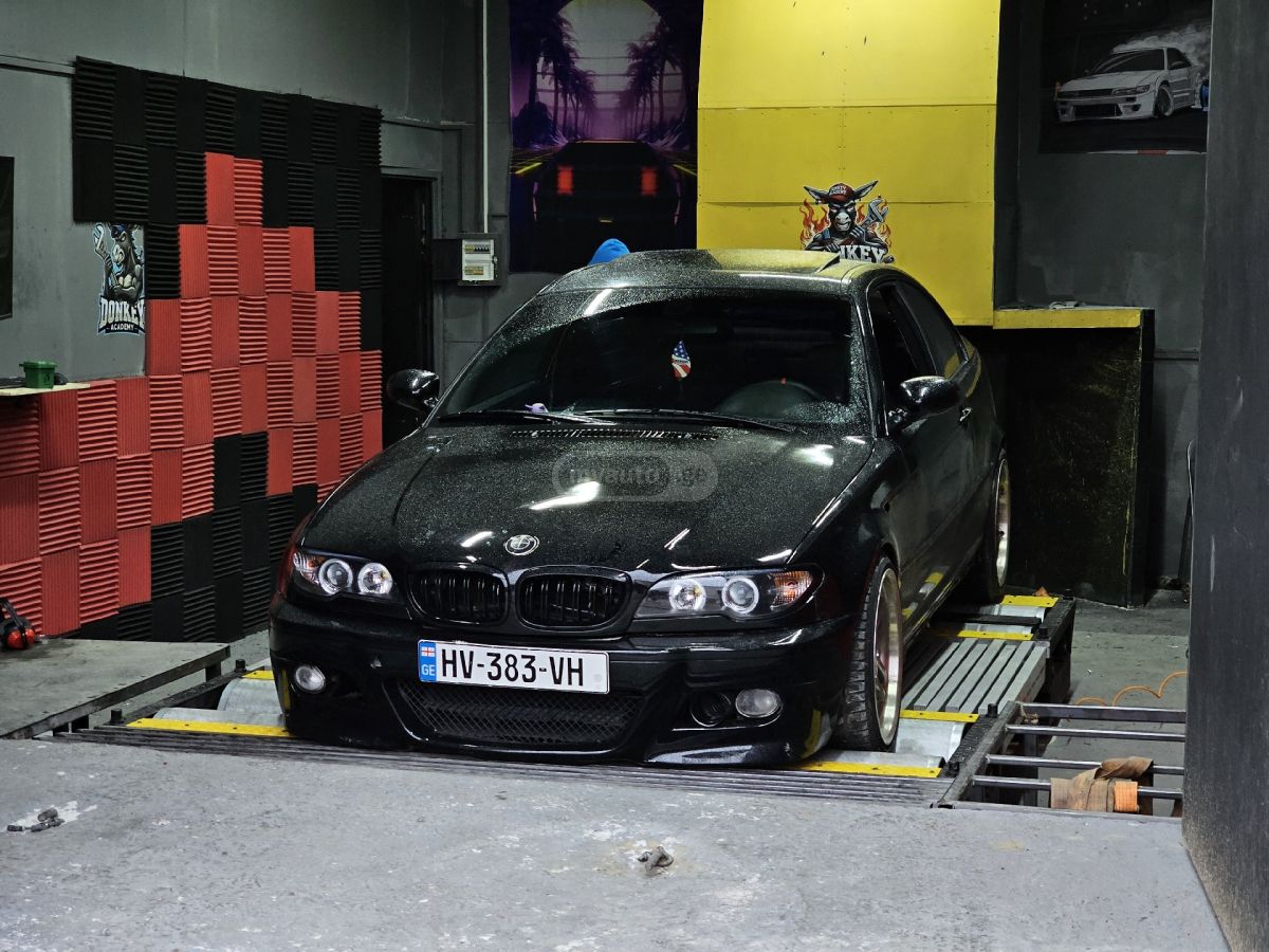 BMW 330