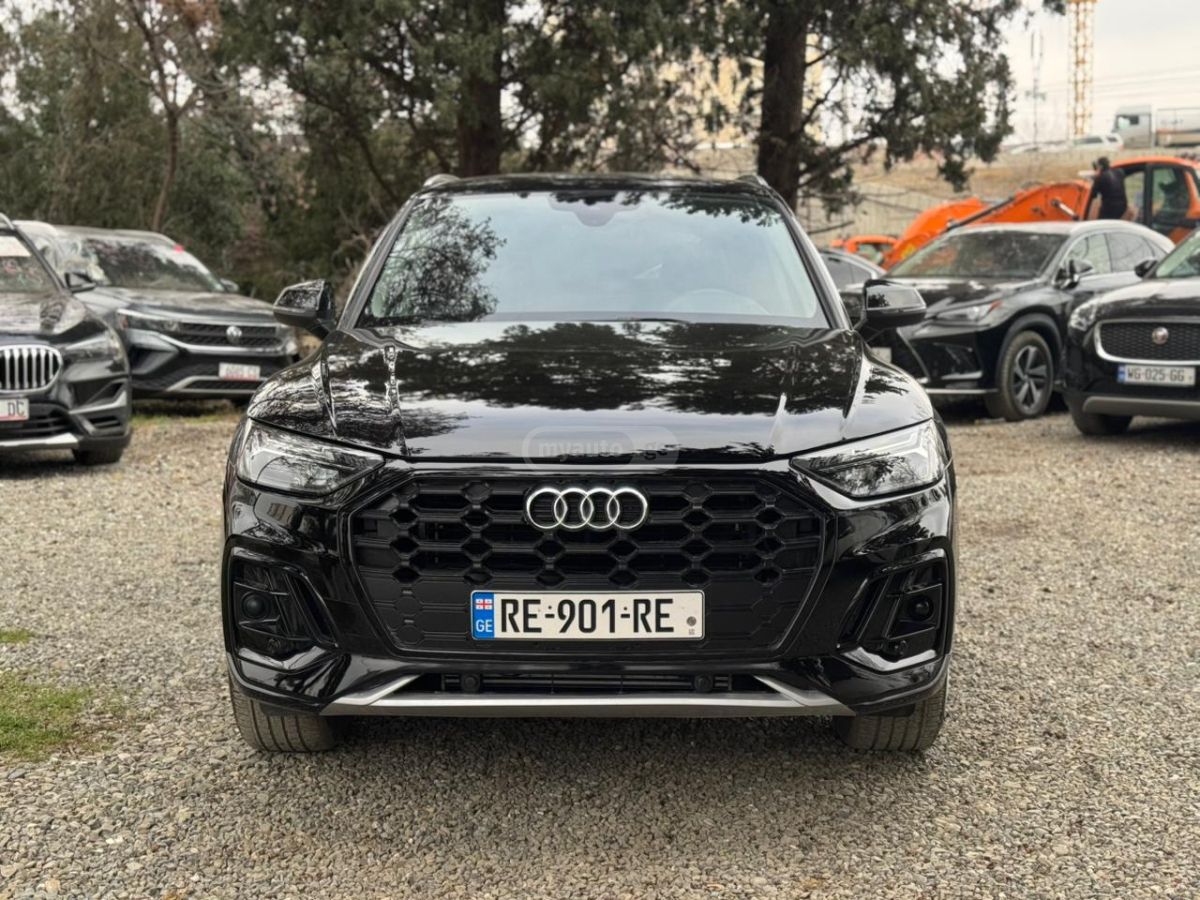 Audi Q5 2023 — photo 2
