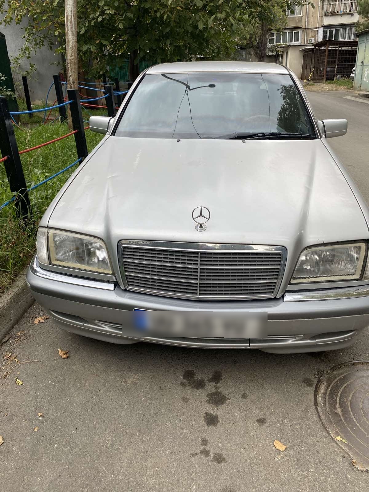 Mercedes-Benz C 240