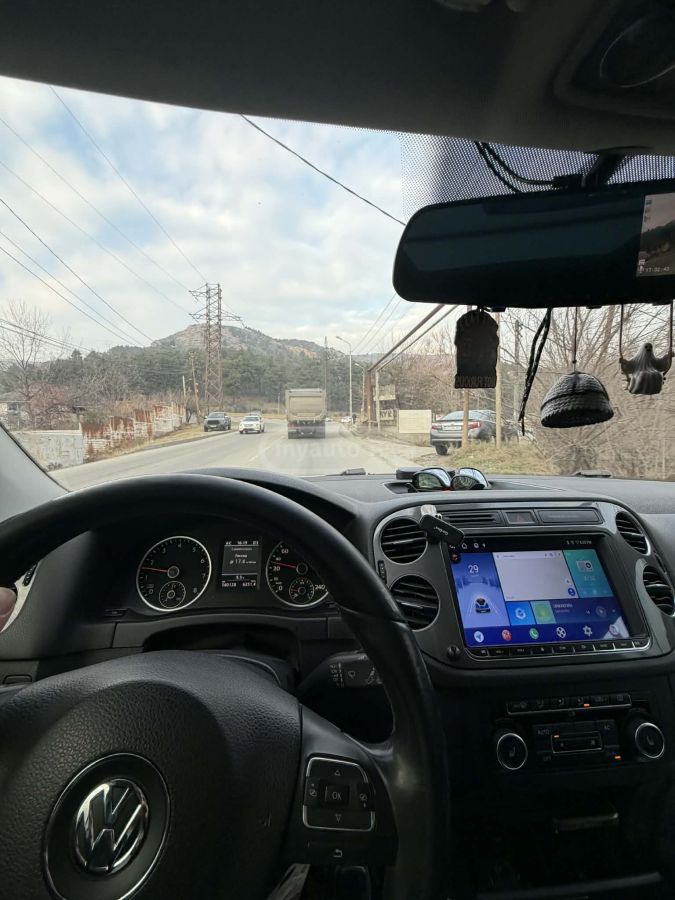 Volkswagen Tiguan 2012 — photo 2