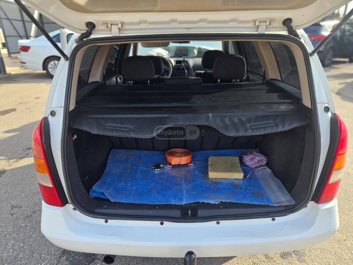 Opel Astra 2001 — photo 2