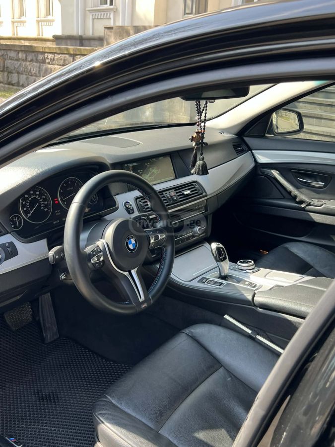 BMW 528 2012 — photo 2