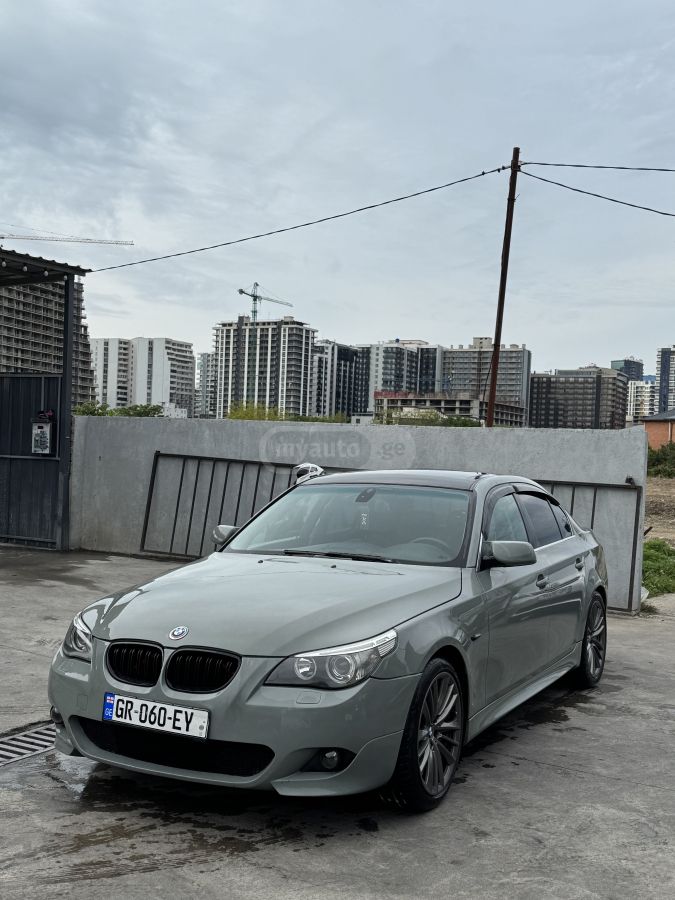 BMW 530 2004 — photo 2