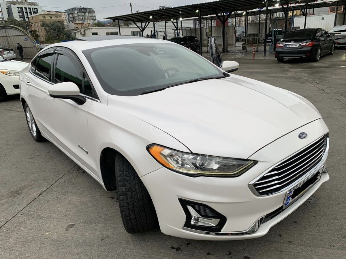 Ford Fusion 2019 — photo 2