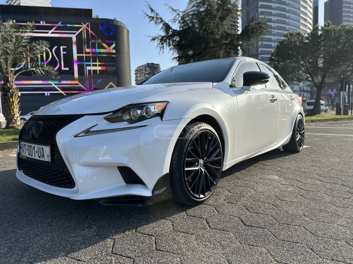 Lexus IS 200