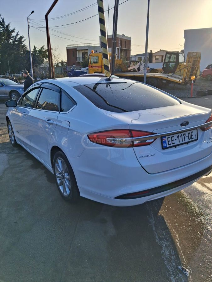 Ford Fusion 2017 — photo 2