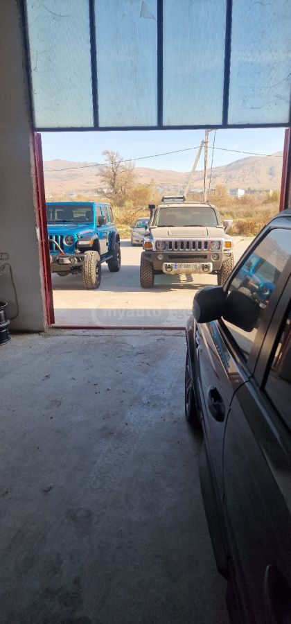 Hummer H3 2007 — photo 2