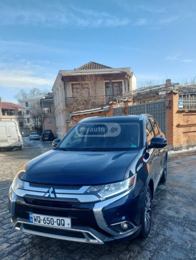 Mitsubishi Outlander 2016 — photo 2