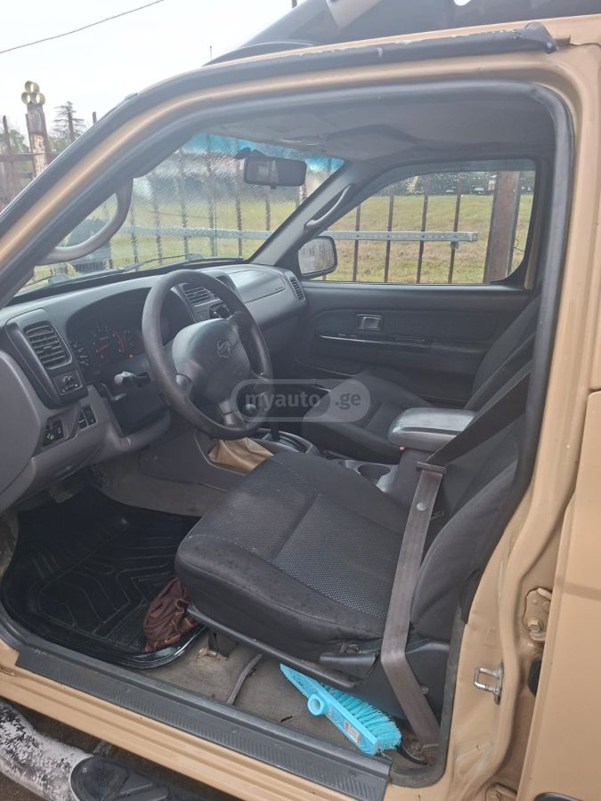 Mitsubishi Montero 2001 — photo 2