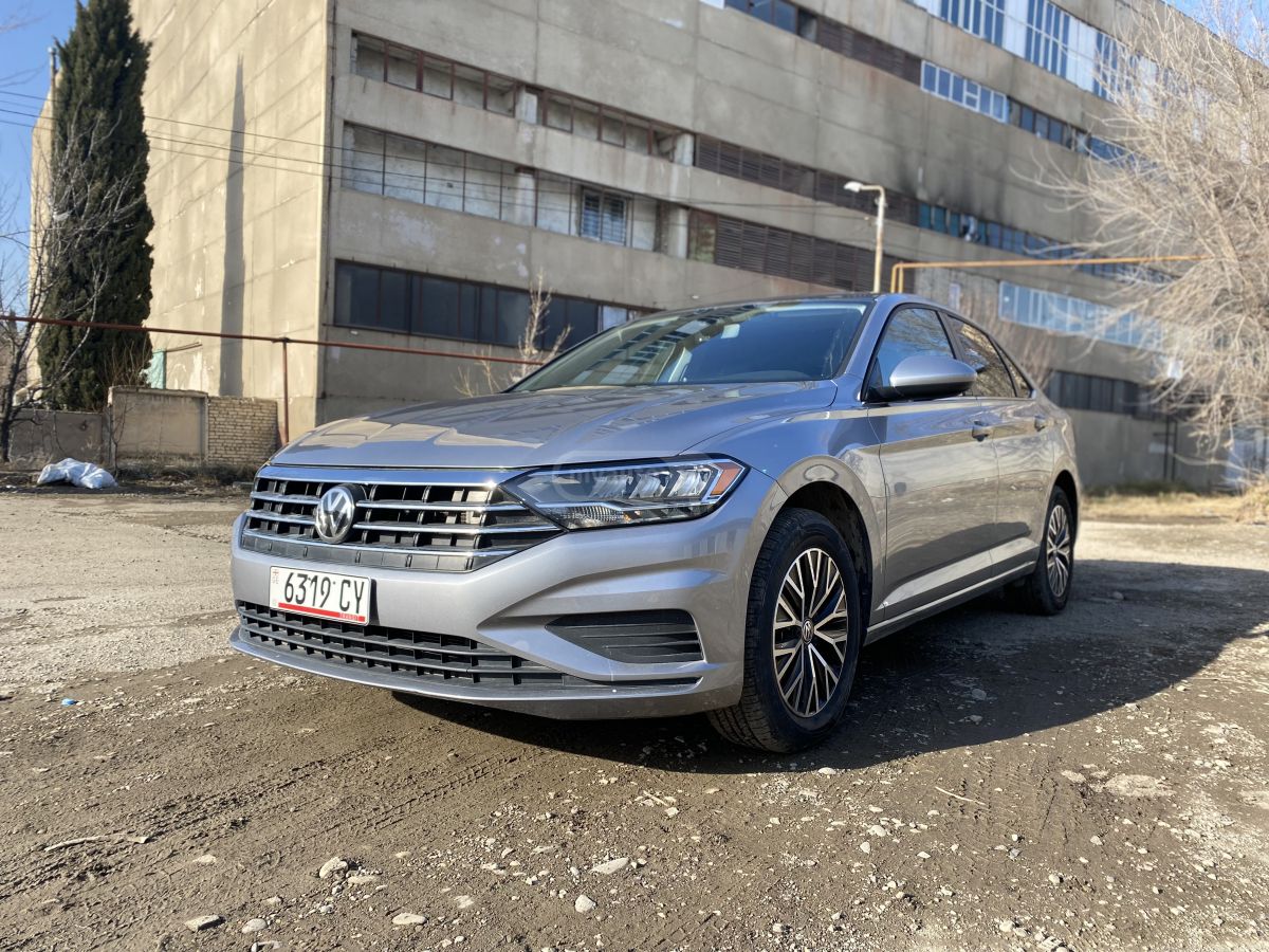 Volkswagen Jetta 2021 — photo 2