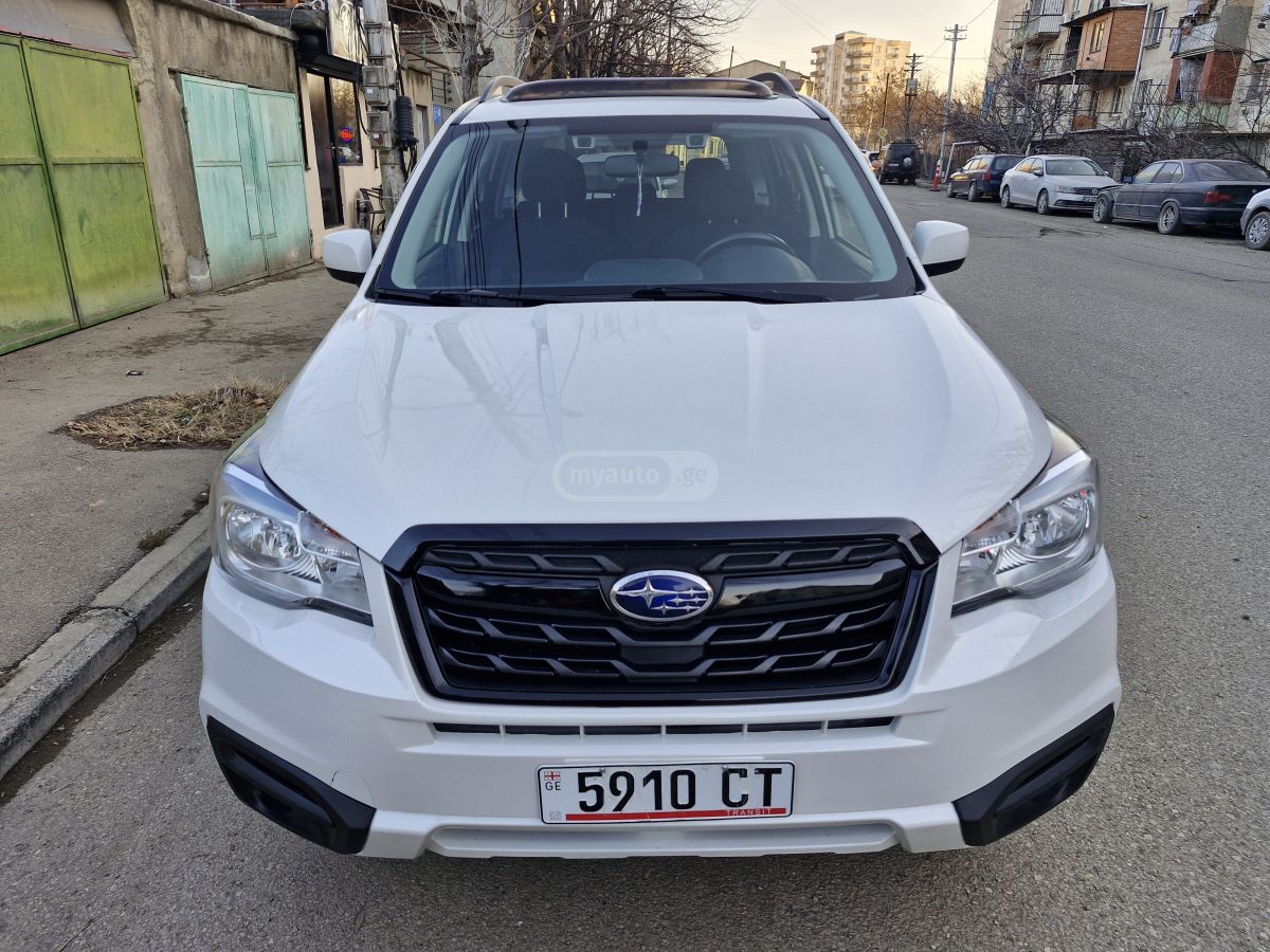 Subaru Forester 2018 — photo 2