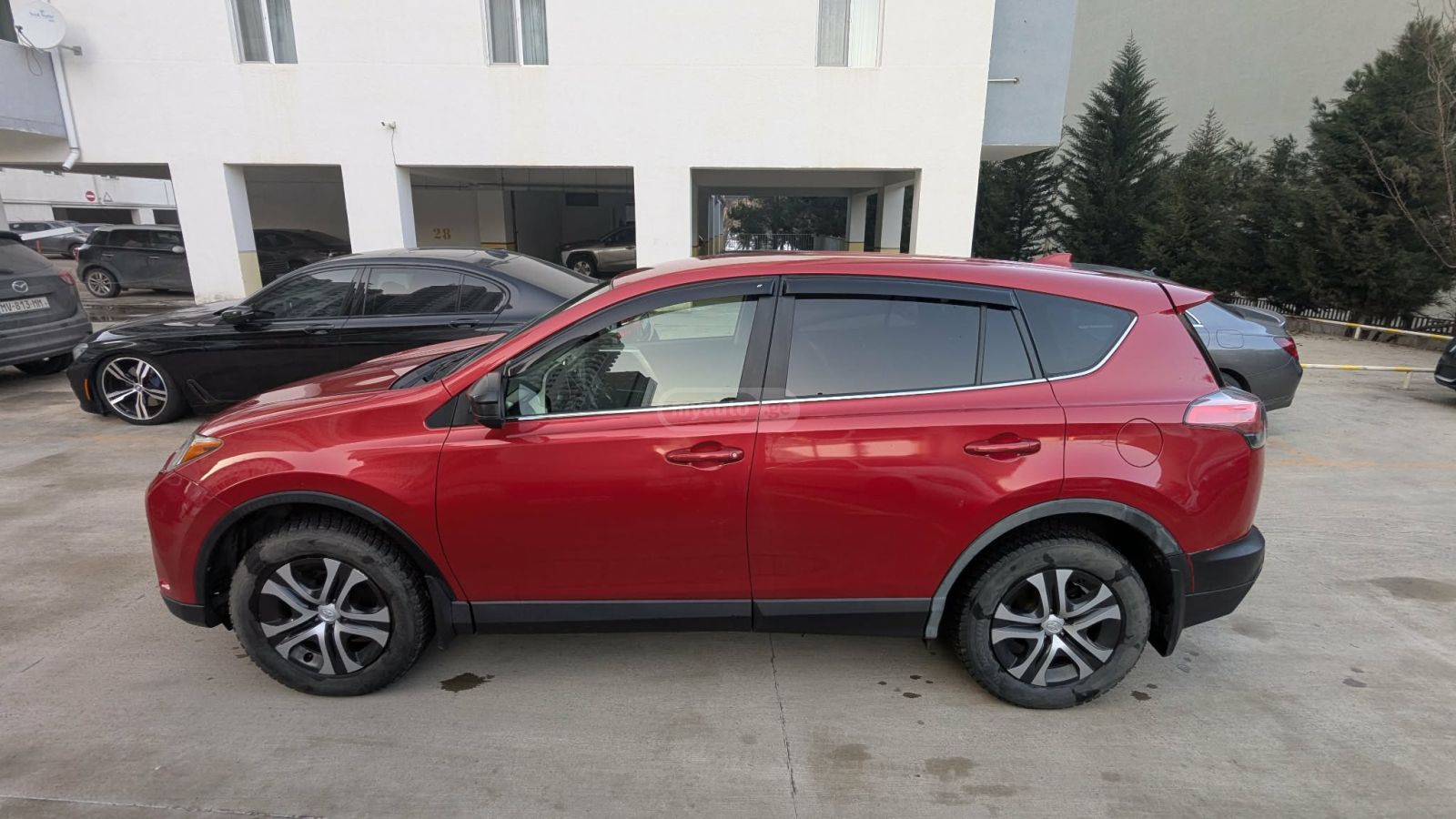 Toyota RAV4 2017 — photo 2