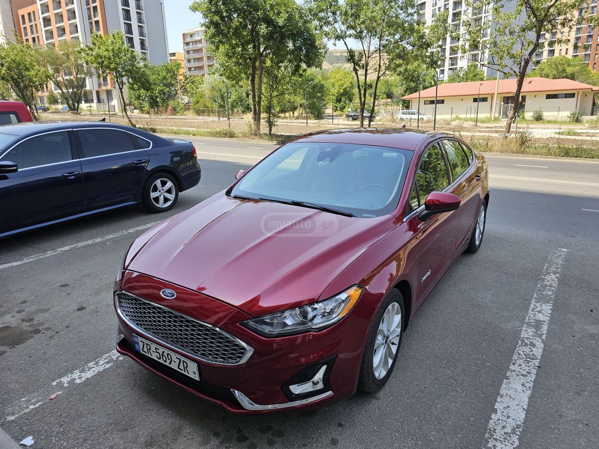 Ford Fusion 2019 — photo 2