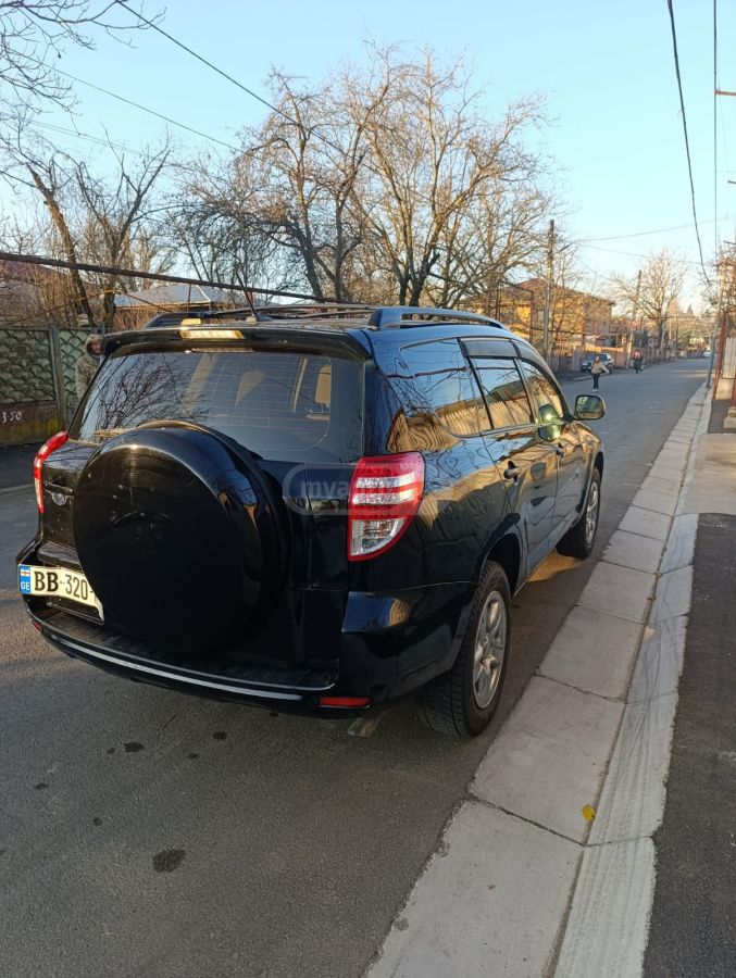 Toyota RAV4 2012 — photo 2