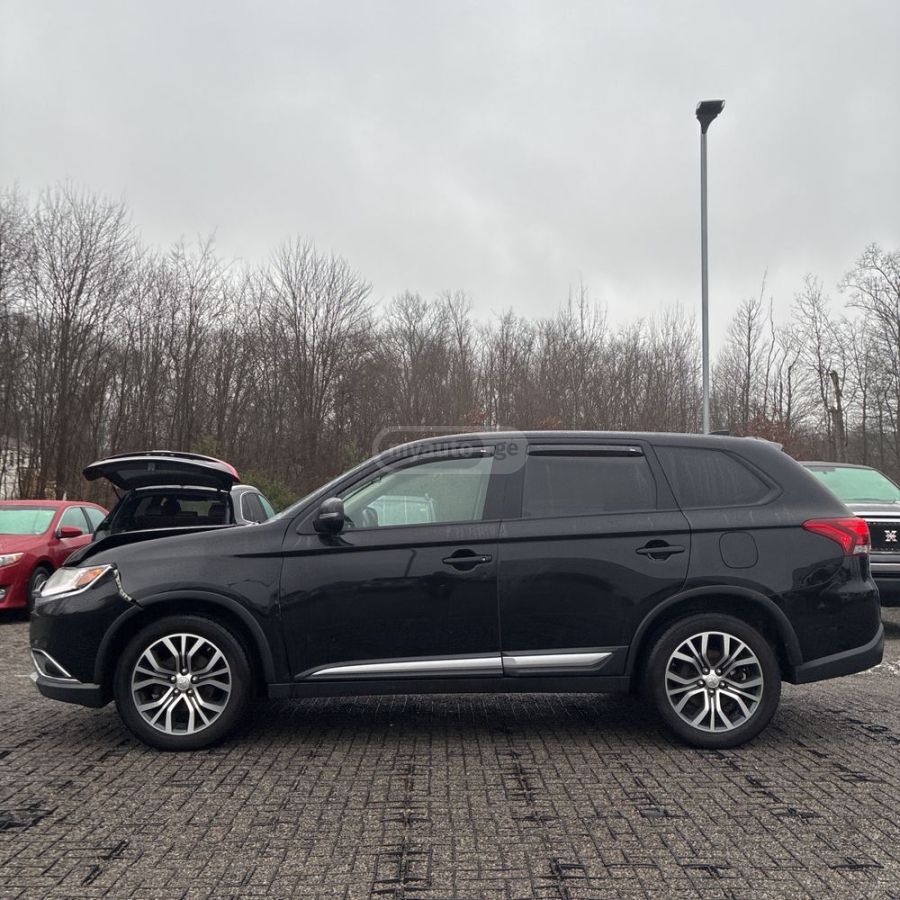 Mitsubishi Outlander 2017 — photo 2