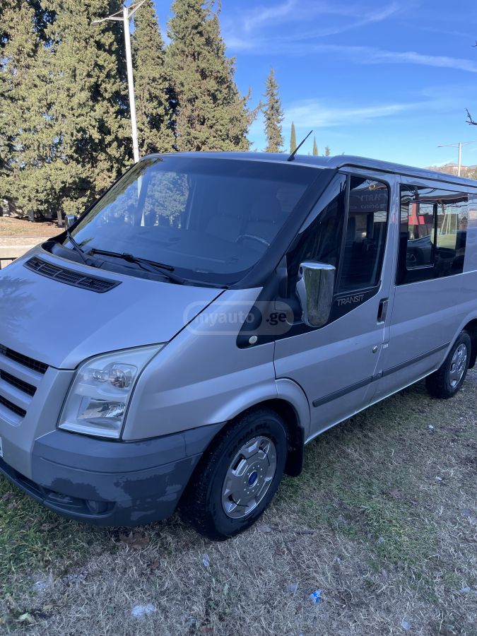 Ford Transit 2010 — photo 2