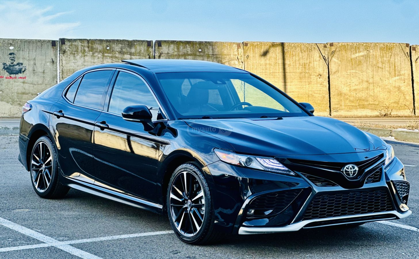 Toyota Camry 2018 — photo 2