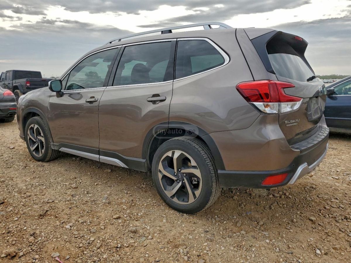 Subaru Forester 2023 — photo 2