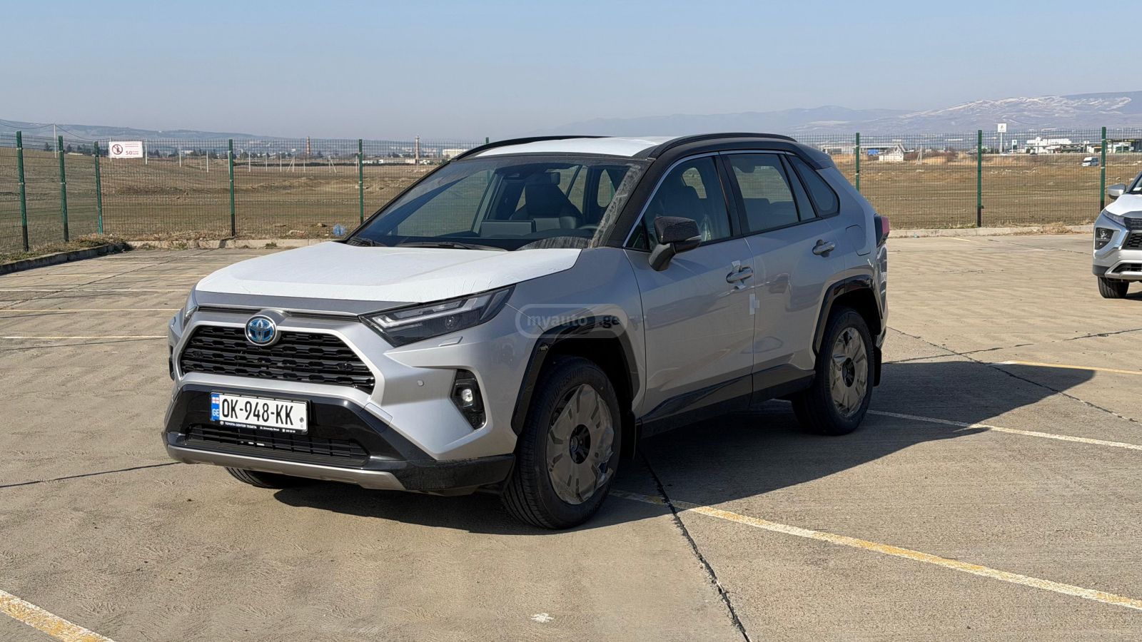 Toyota RAV4 2025 — photo 2