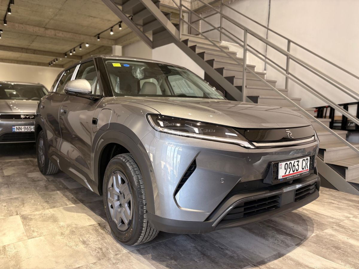 BYD Yuan 2025 — photo 2