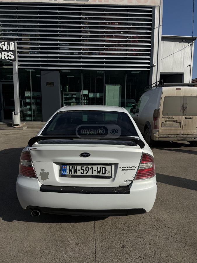 Subaru Legacy 2005 — photo 2