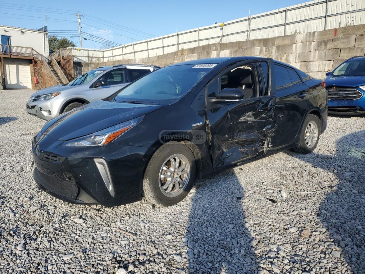 Toyota Prius 2022 — photo 2