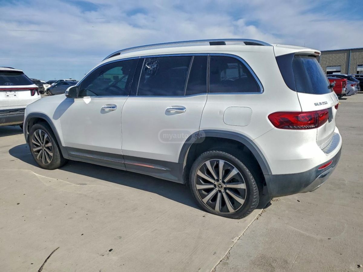 Mercedes-Benz GLB 250 2020 — photo 2