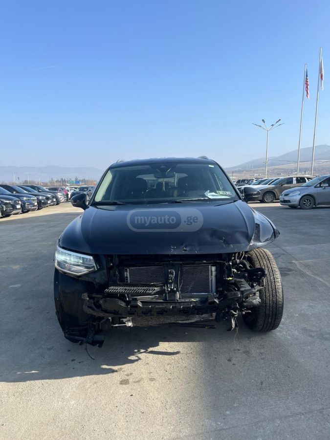 Volkswagen Tiguan 2021 — photo 2