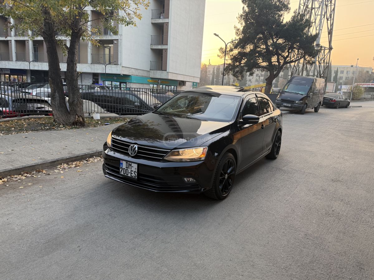 Volkswagen Jetta 2016 — photo 2