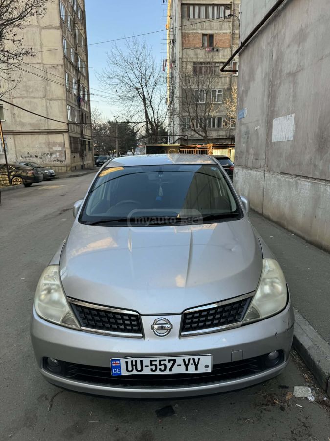 Nissan Tiida