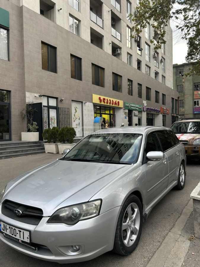 Subaru Legacy 2004 — photo 2